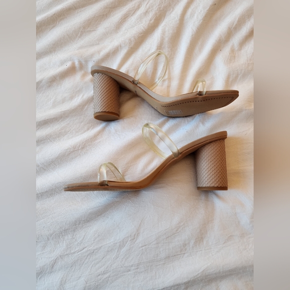 Dolce Vita Noles Heels in Nude with Vinyl Staps 9.5 - Picture 5 of 6